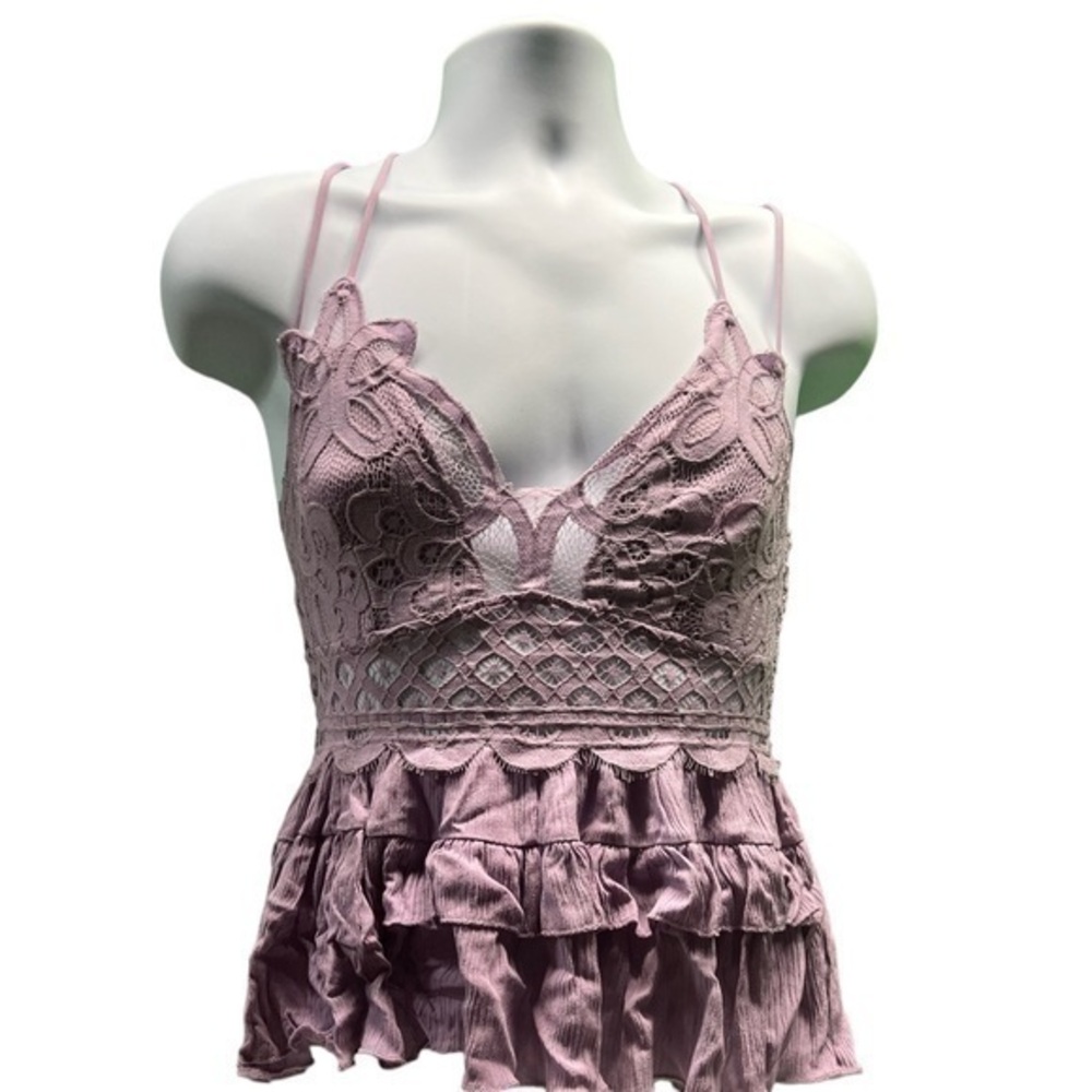 Woman’s Zenana Lavender Lace Cami Shirt size L